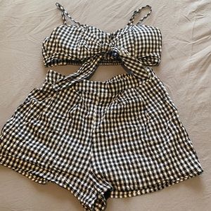 Windsor two piece set, small, black and white